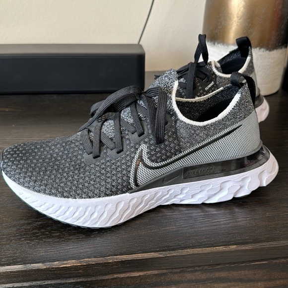Nike React Infinity Run - Picture 2 of 9